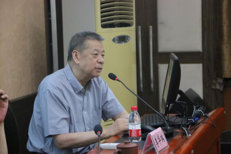 3.李教授讲座照片.jpg