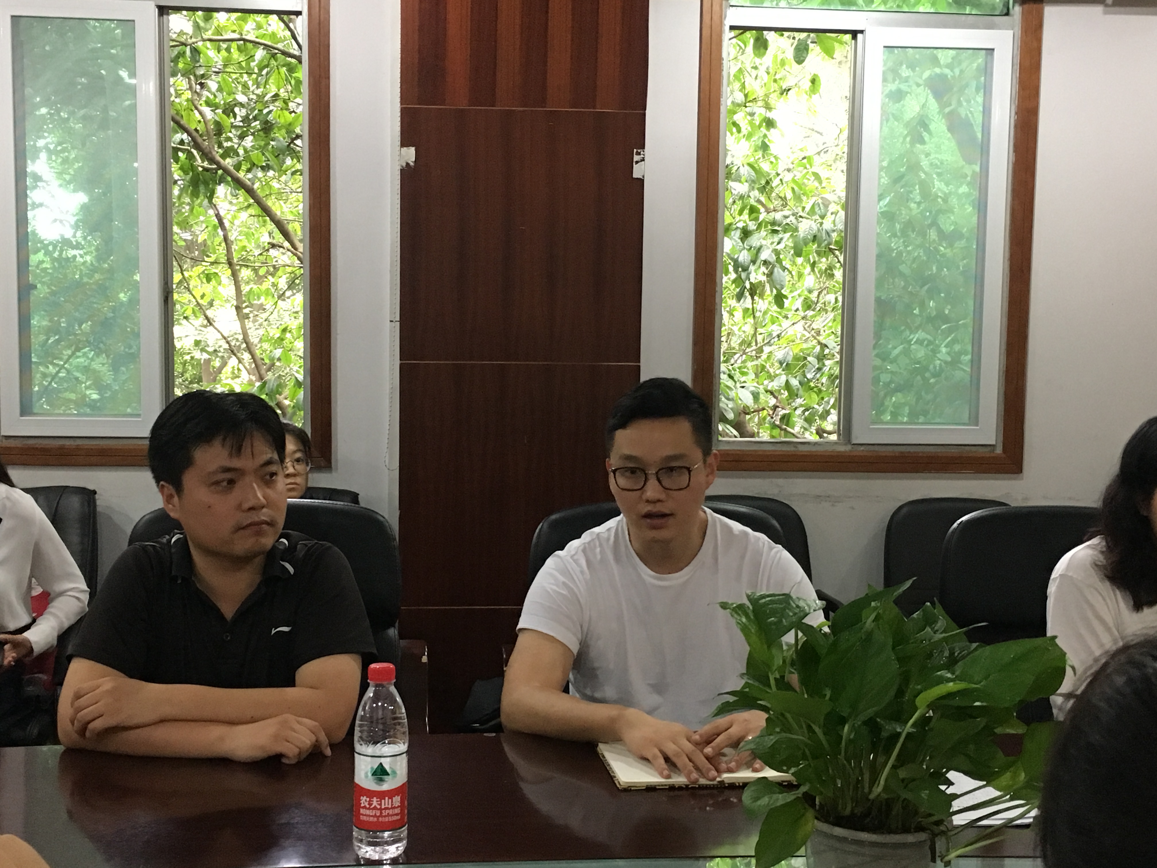 张驰老师与刘润老师为大家答疑.jpg