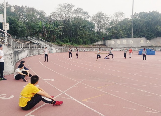 (图五:男子4X100米比赛).JPG